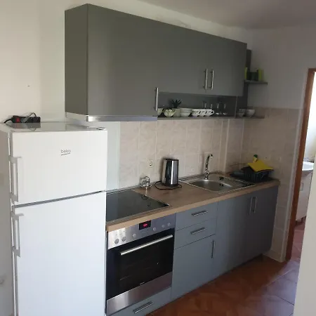 Miletic J-i Apartman